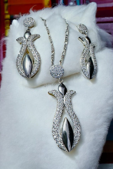 Elegant 925 Sterling Silver Pendant Set with chain