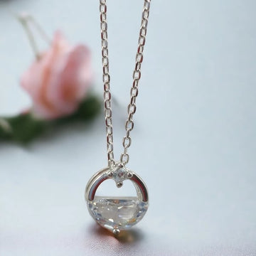 Simple chain with crystal stone in 92.5 HM Siver