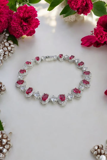 Beautifull semi-precious ruby bracelet with sarvoski in 92.5 HM silver