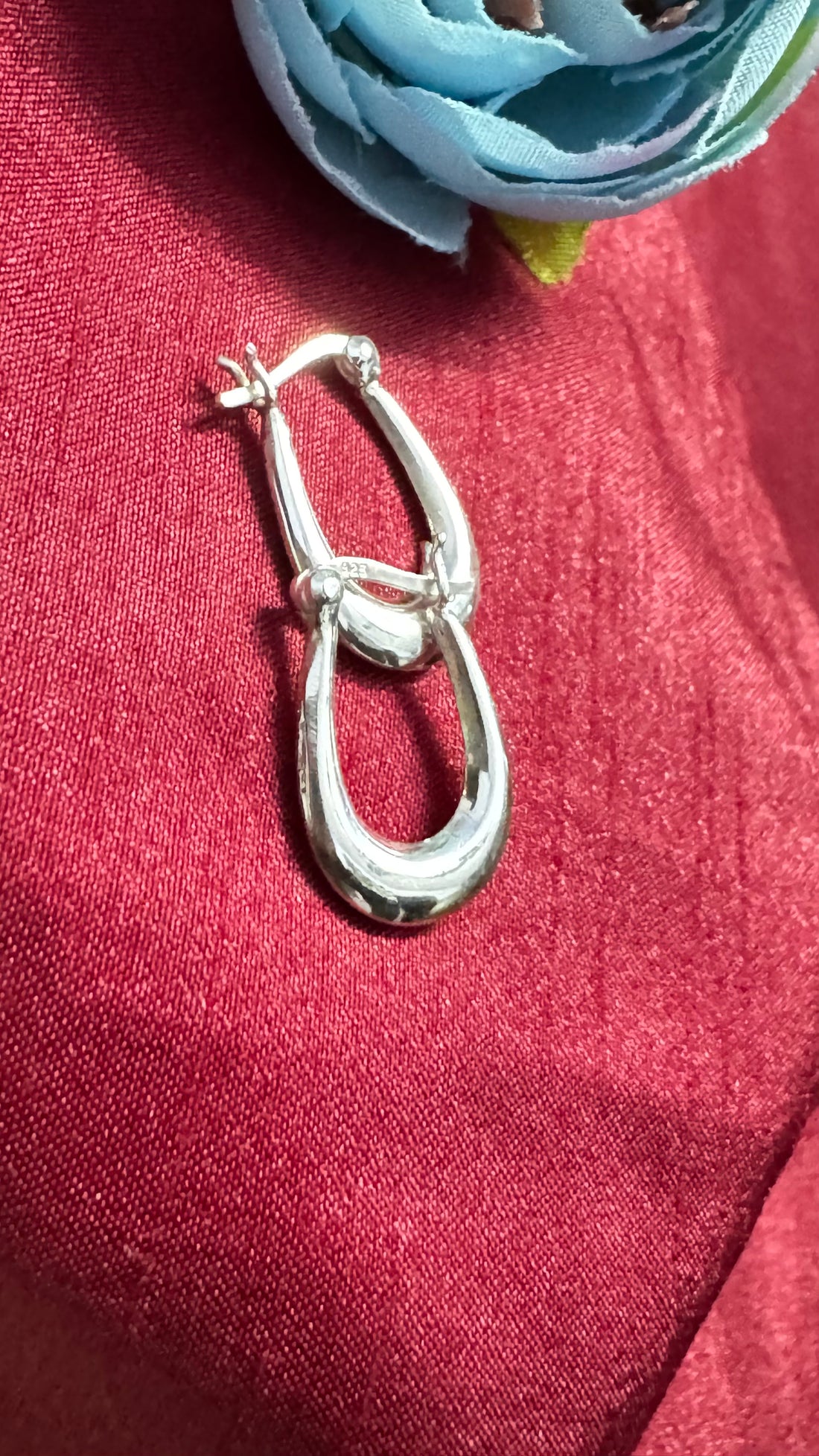 Tiny hoops for girls in 92.5 HM Silver