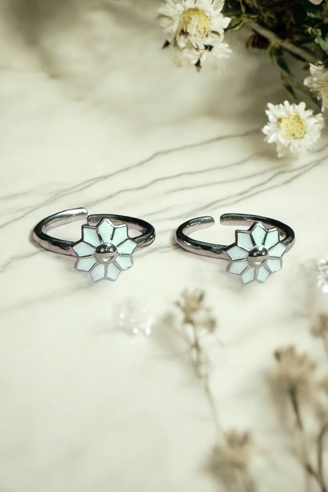 Stylish Enamel Floral Pattern Toe Rings in 92.5 in HM Silver