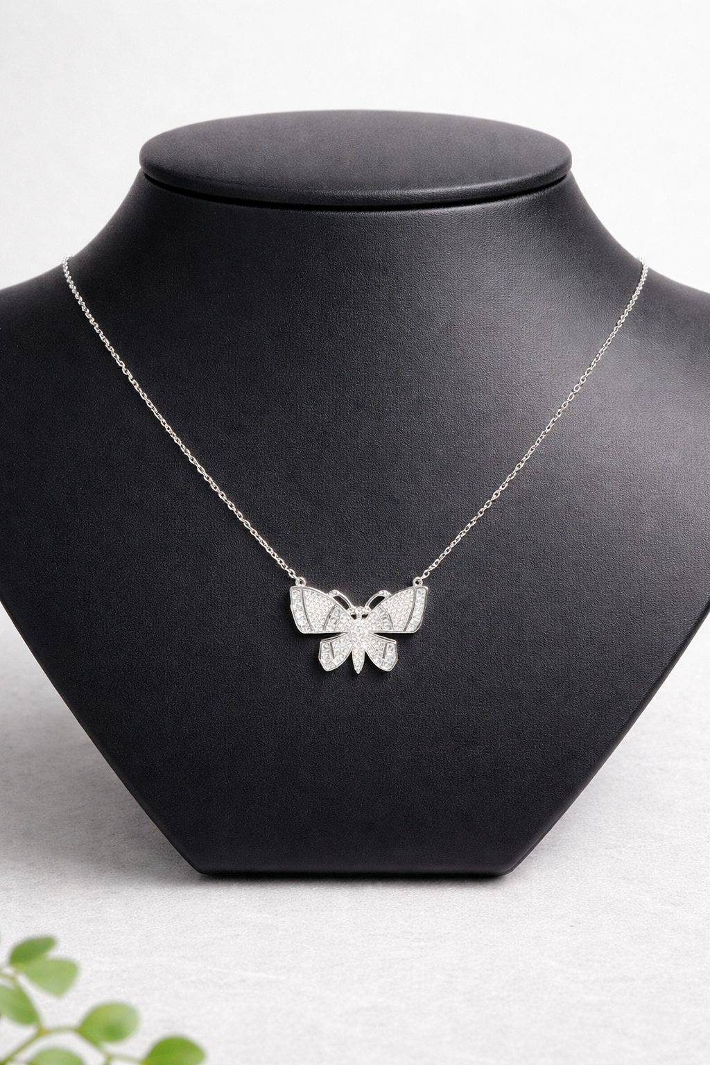 Butterfly chain with studded premium quality studded zirconia in 92.5HM SILVER