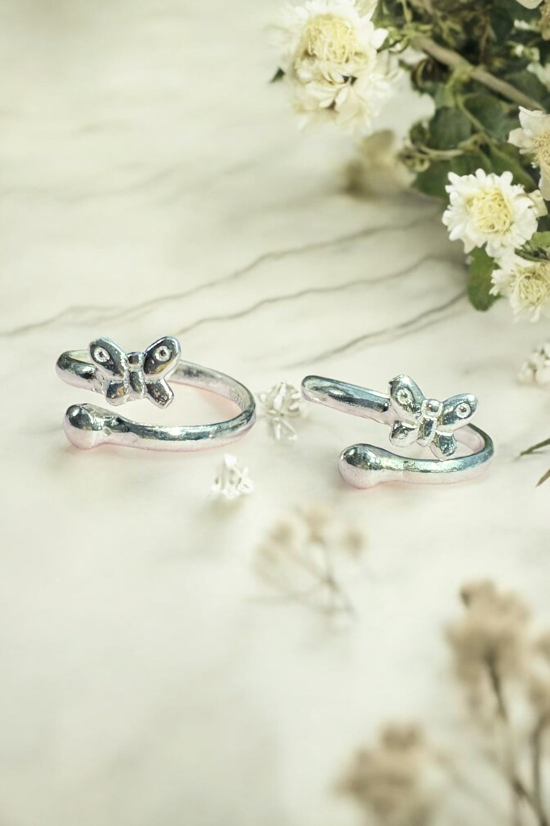 Butterfly look sleek toe rings for daily wear in 92.5 HM Silver