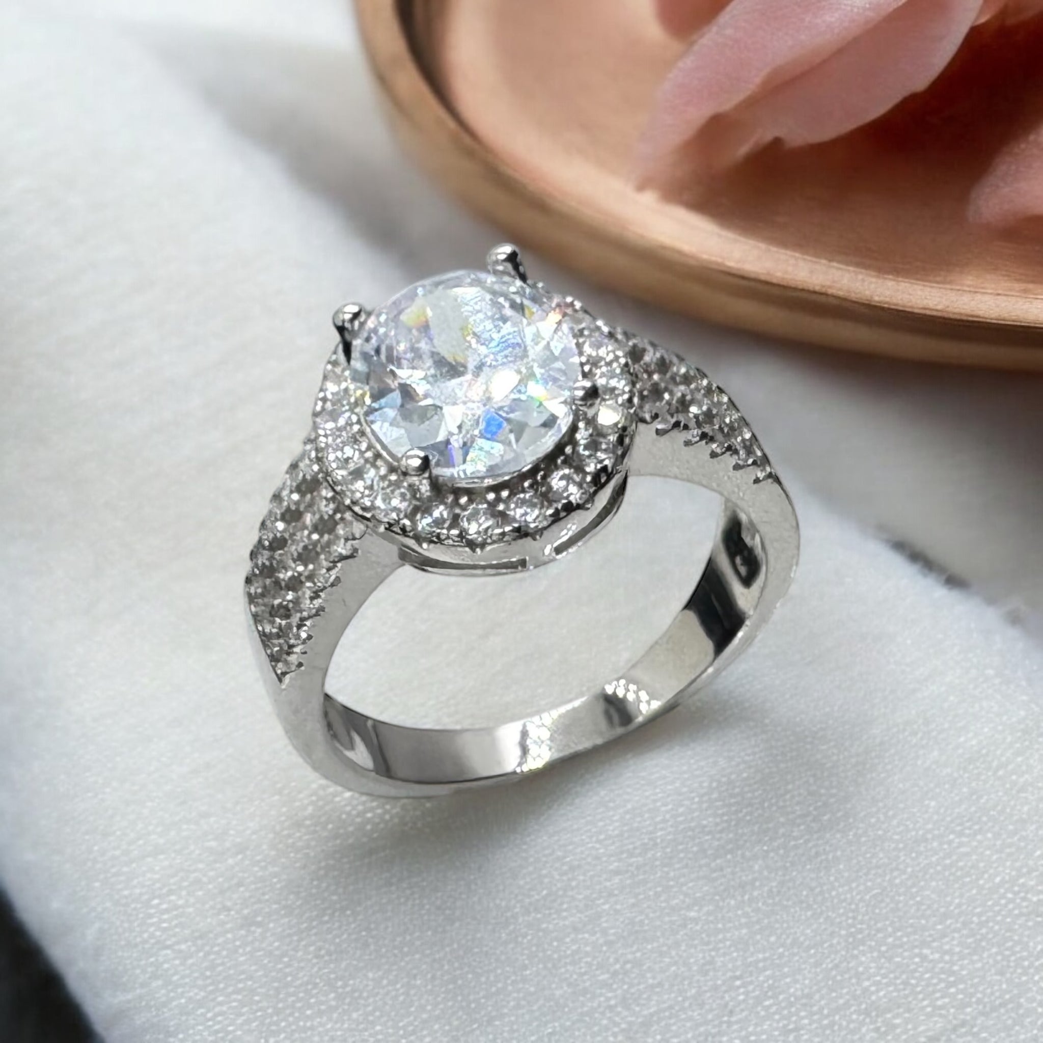 Engagement Ring solitaire look in 92.5 HM SILVER