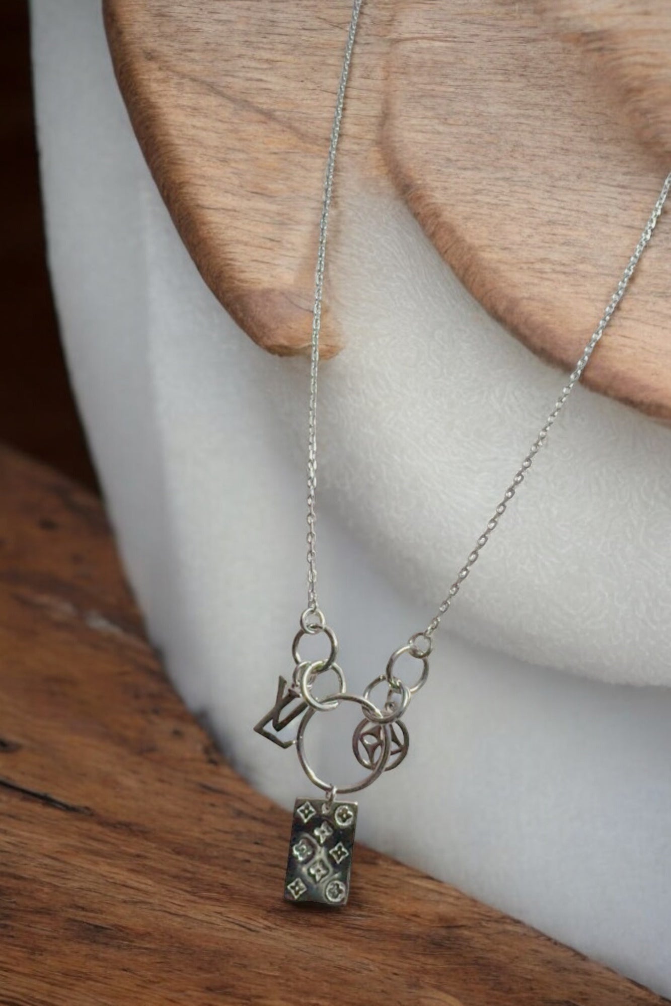 LV Chain Embossed Design attached with sleek pendant in 92.5 HM Silver