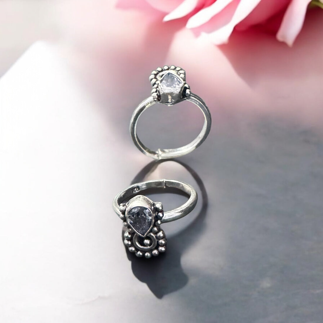Sterling silver Kundan toe rings with black finish