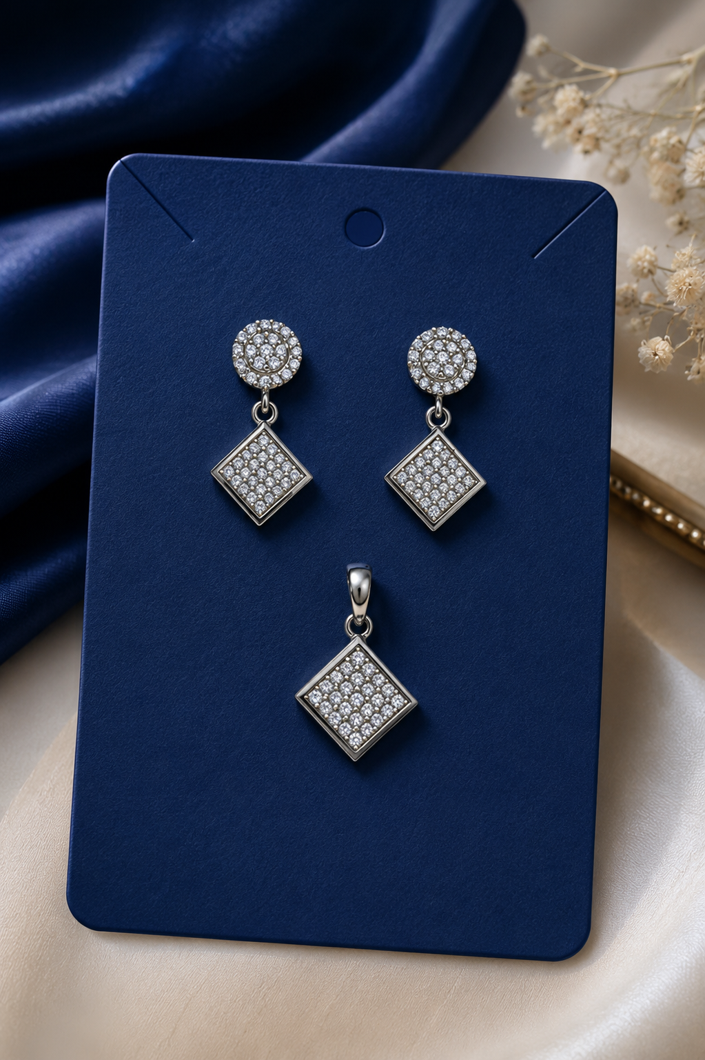 Geometrical shape Silver Sparkling Square Pendant Set in 92.5 HM