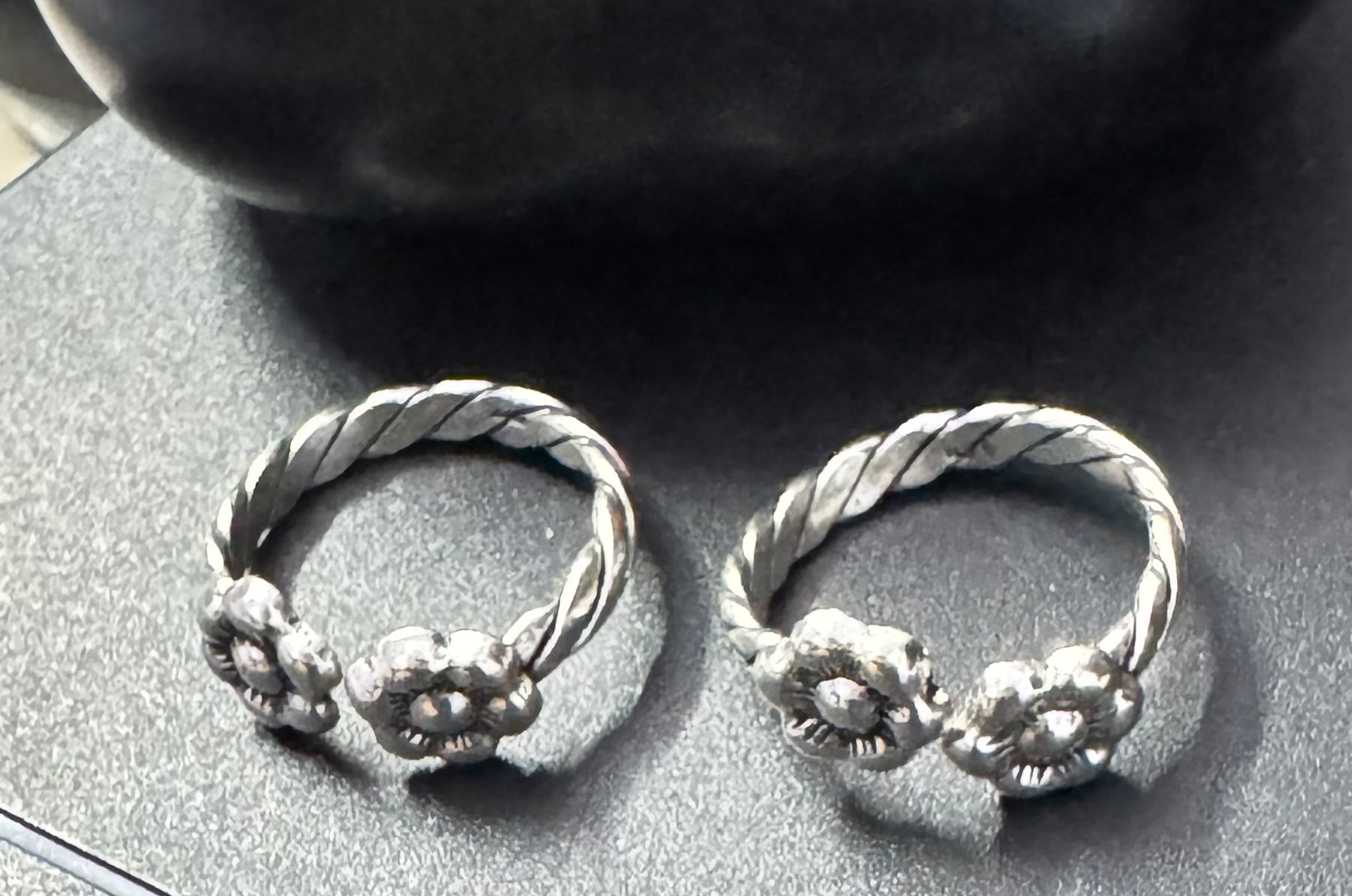 Front open toe ring in 92.5 sterling silver