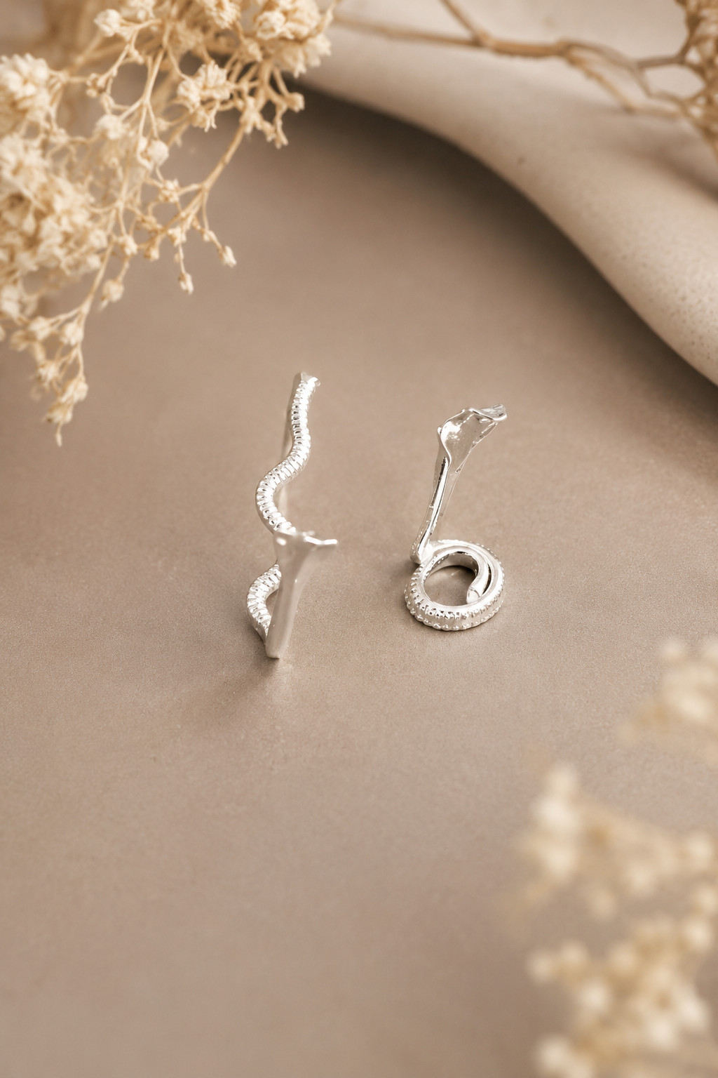 Silver Naag Nagin Idol Pair for Pooja – Perfect for Mandir & Spiritual Decor
