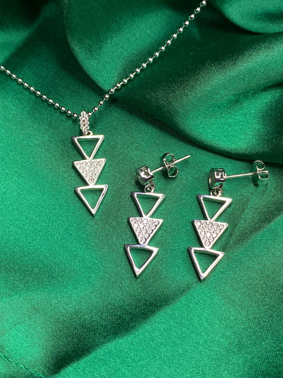 Three triangle pendent set with studded sarvoski in 92.5 HM Silver along chain