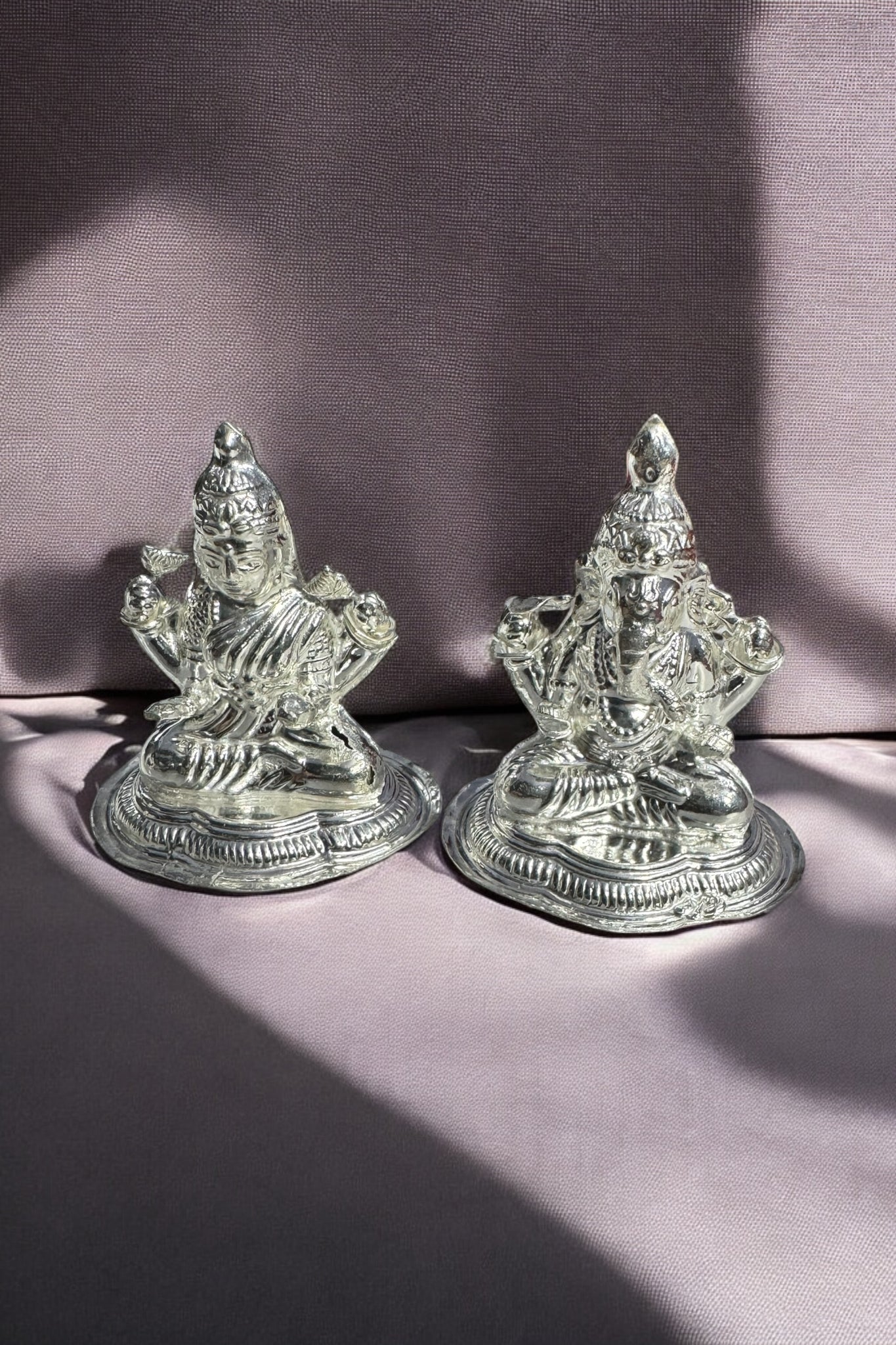 Laxmi Ganesh idol with beautiful features in silver length 3'' inches