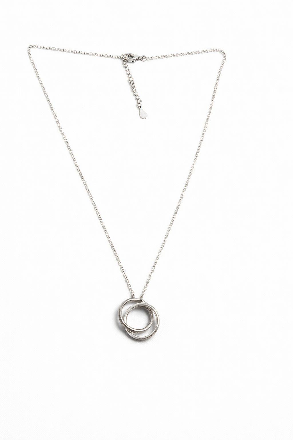 Women’s minimal silver pendant chain