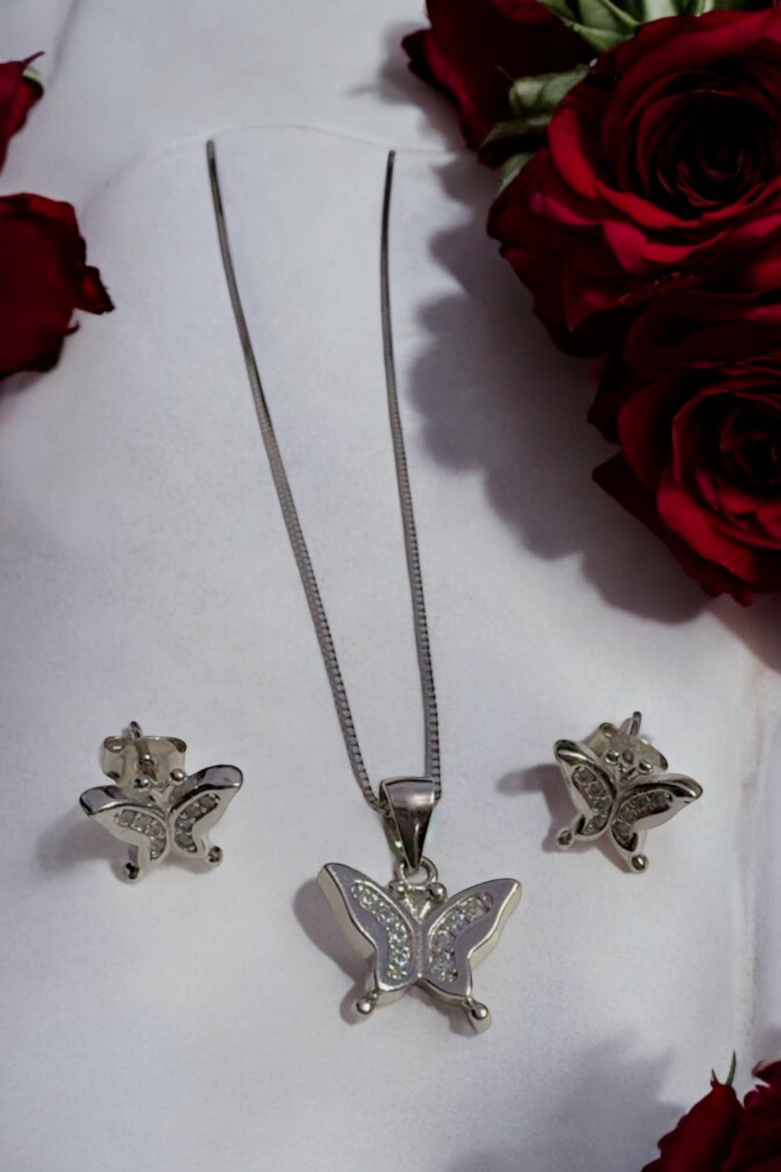 Silver Elegance: Butterfly Pendant Set in 92.5 HM Along Chain