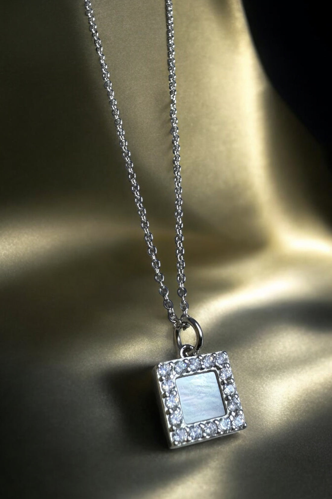 Square pendent Sarwoski studded with sleek chain in 92.5 HM Silver