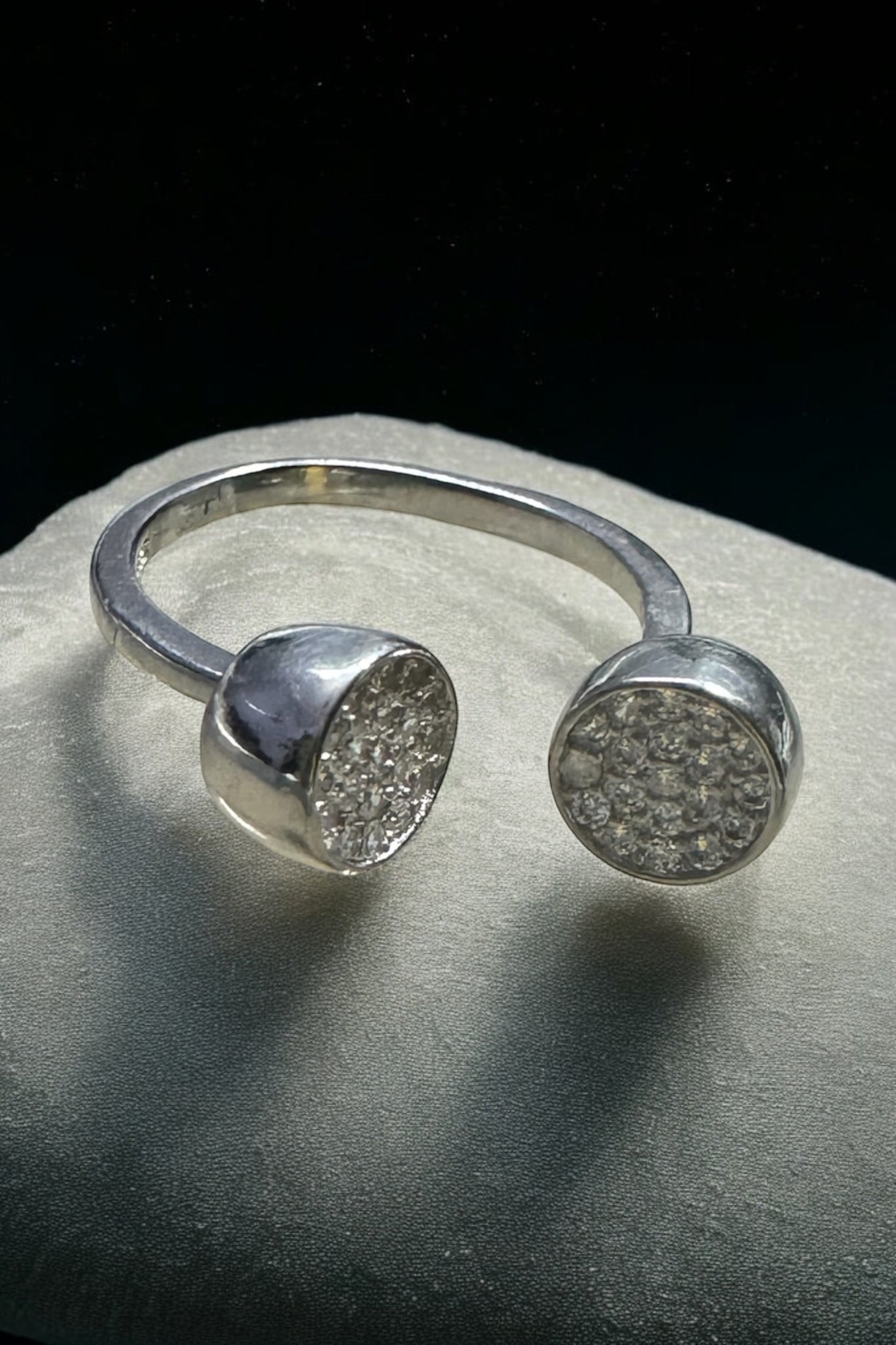 Minimalistic stone ring in 925 Silver