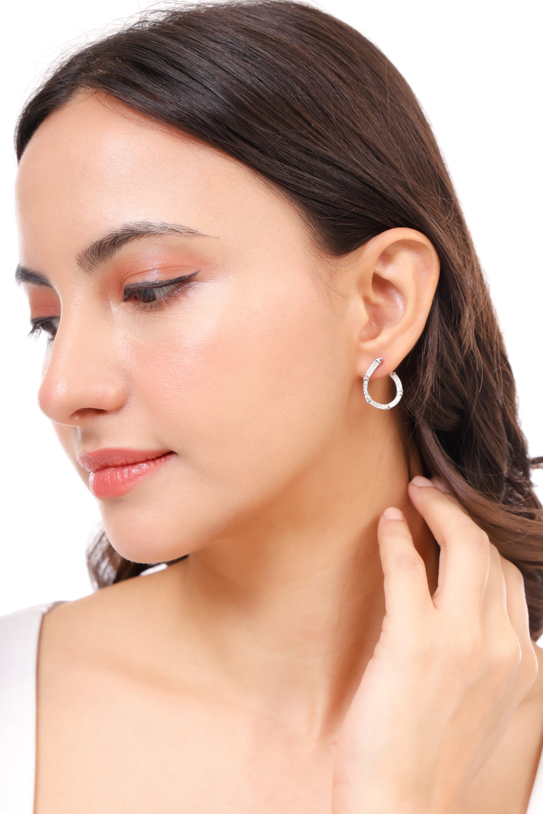 RADIENCE HOOPS EARRINGS WITH STUDDED SWAROSKI IN 92.5 HM SILVER