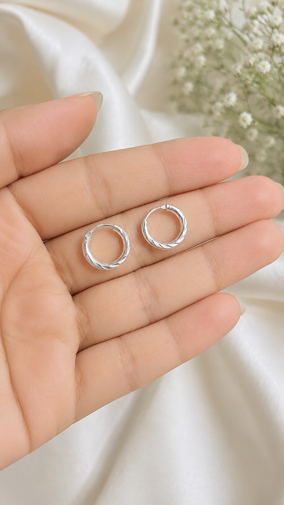 Minimal 925 Sterling Silver Hoop Earrings with Engraved Pattern