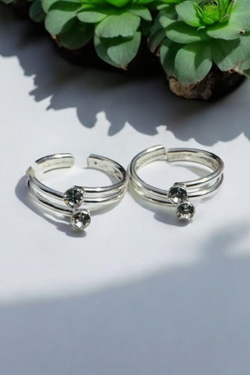 Minimalist silver toe ring with Swarovski stones
