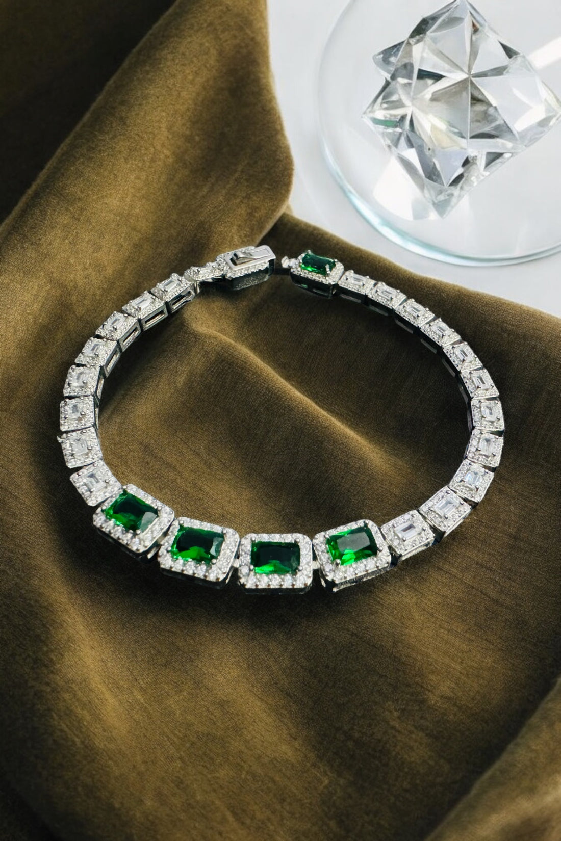 Mesmerising Emerald (Semi-Precious) Bracelet with sparking Saroski in 92.5 HM silver