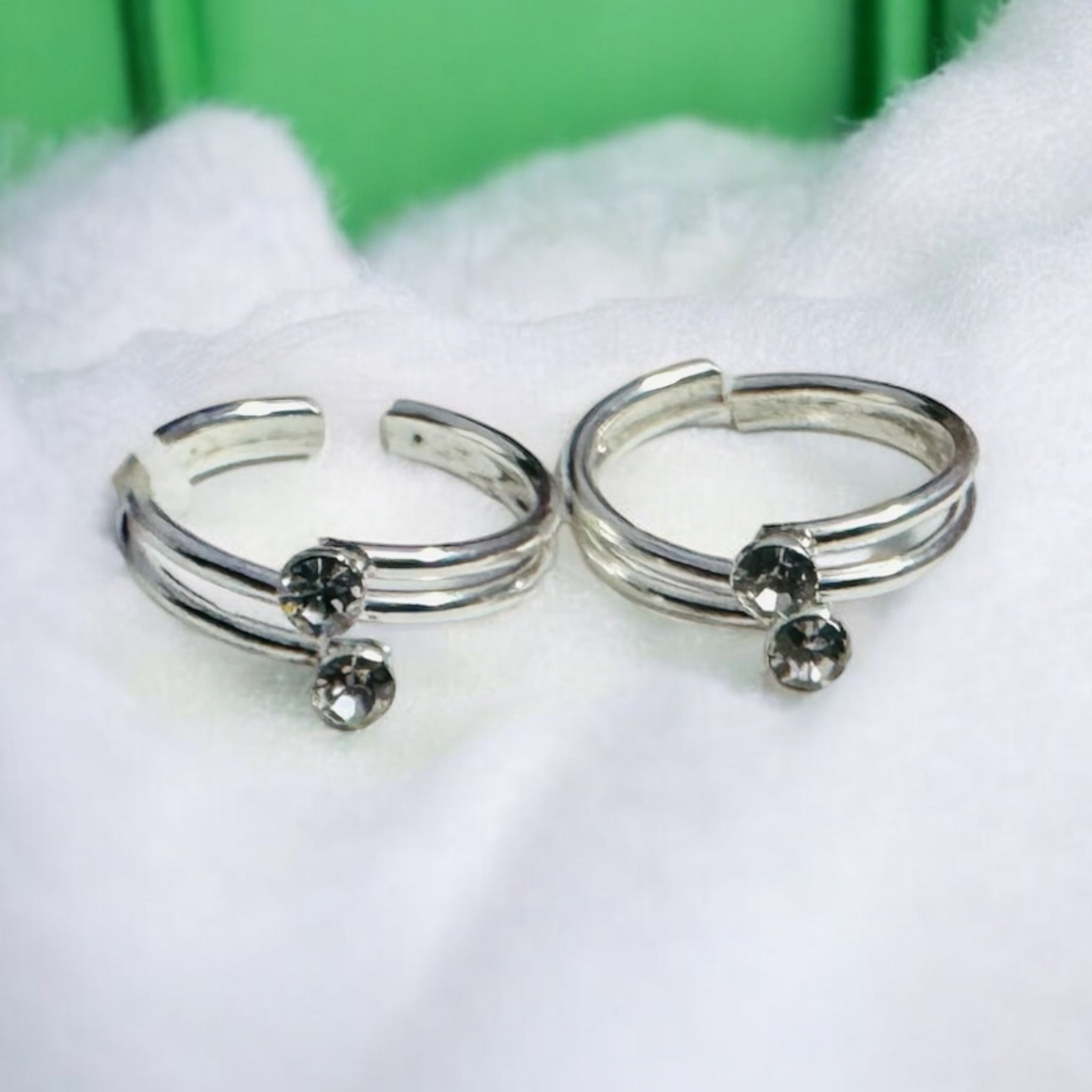 Sleek Studded Stone In 92.5 Hm Silver