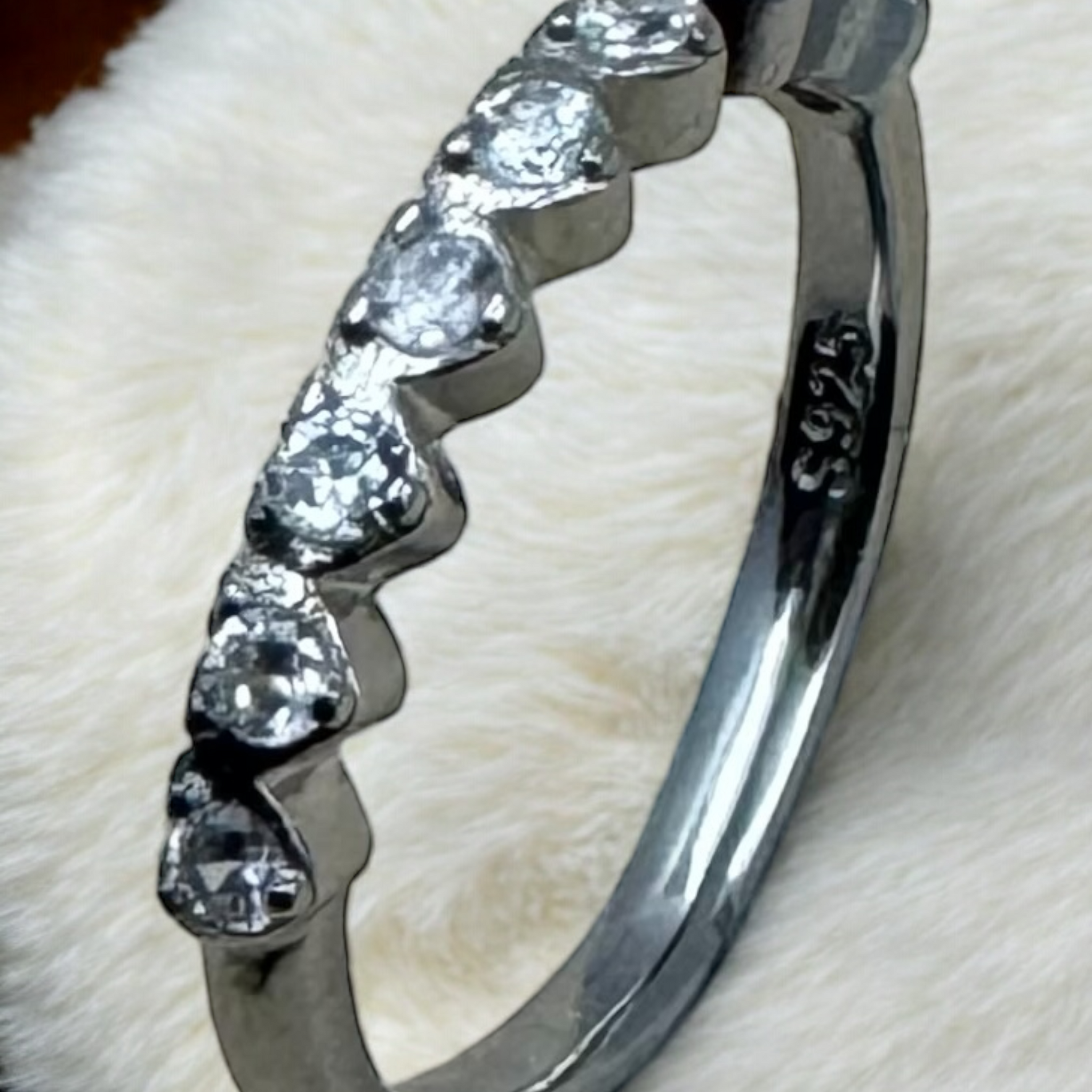 Stylish stackable band and individual wear band in 925 Silver