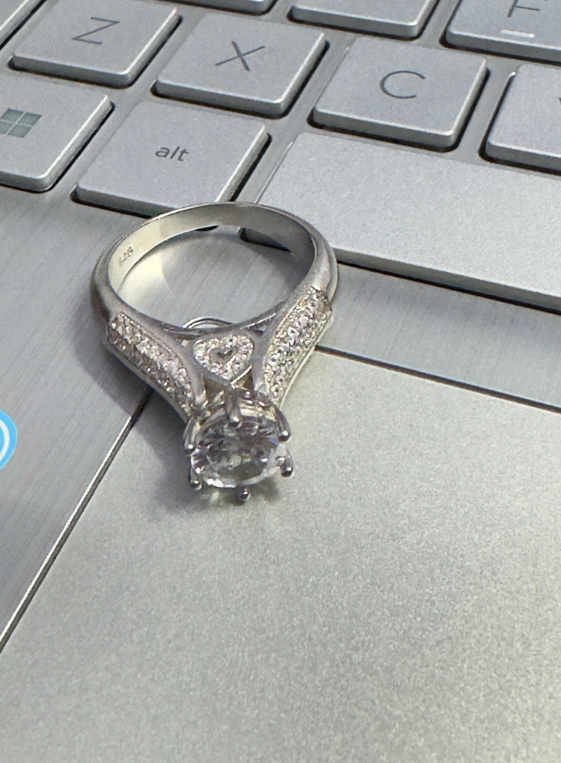 Proposal gift heart diamond look silver ring for women