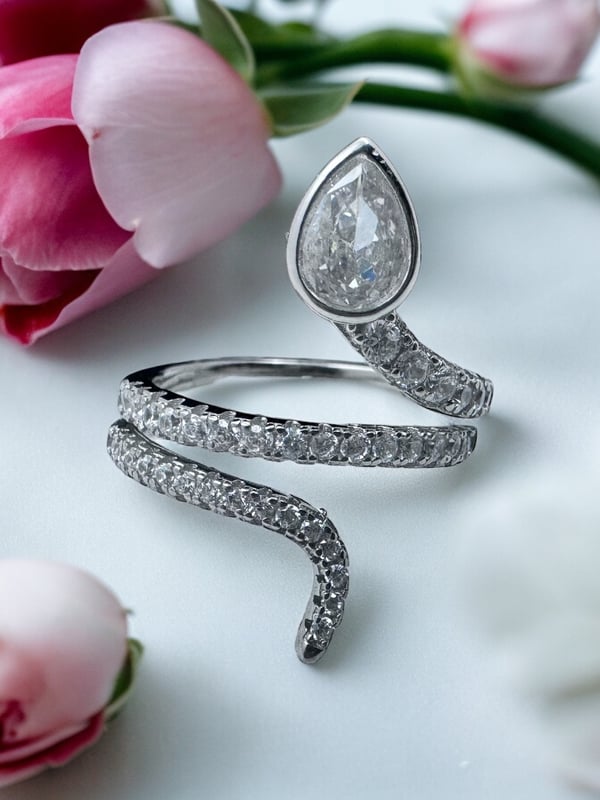 Side angle of adjustable snake shape ring in 925 sterling silver