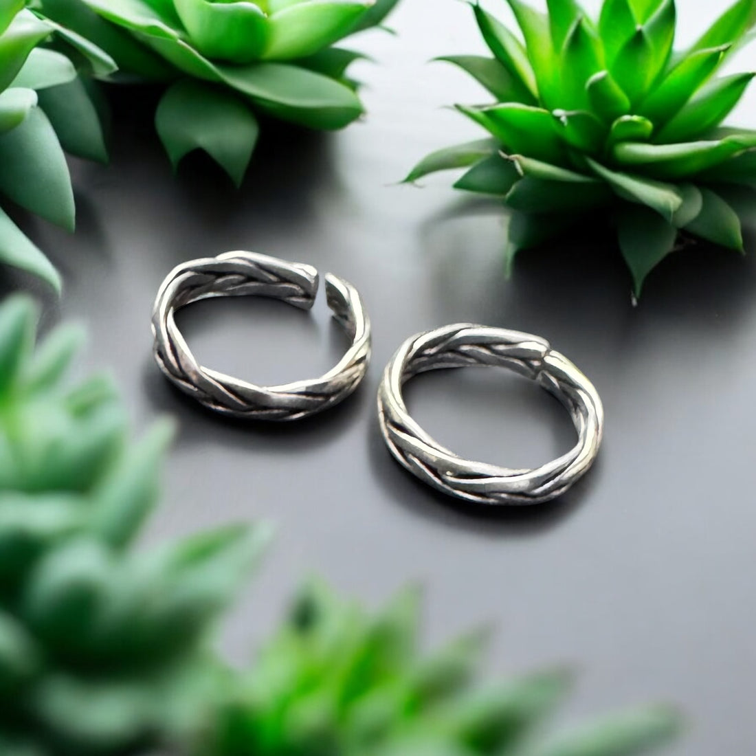 Simple toe rings in antique finish silver 92.5