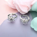 Sterling silver floral design toe ring