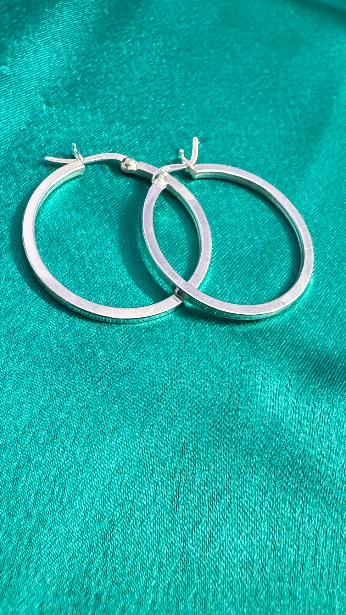Sterling silver loops bali earrings with lock