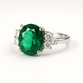 Sterling silver ring with emerald green stone