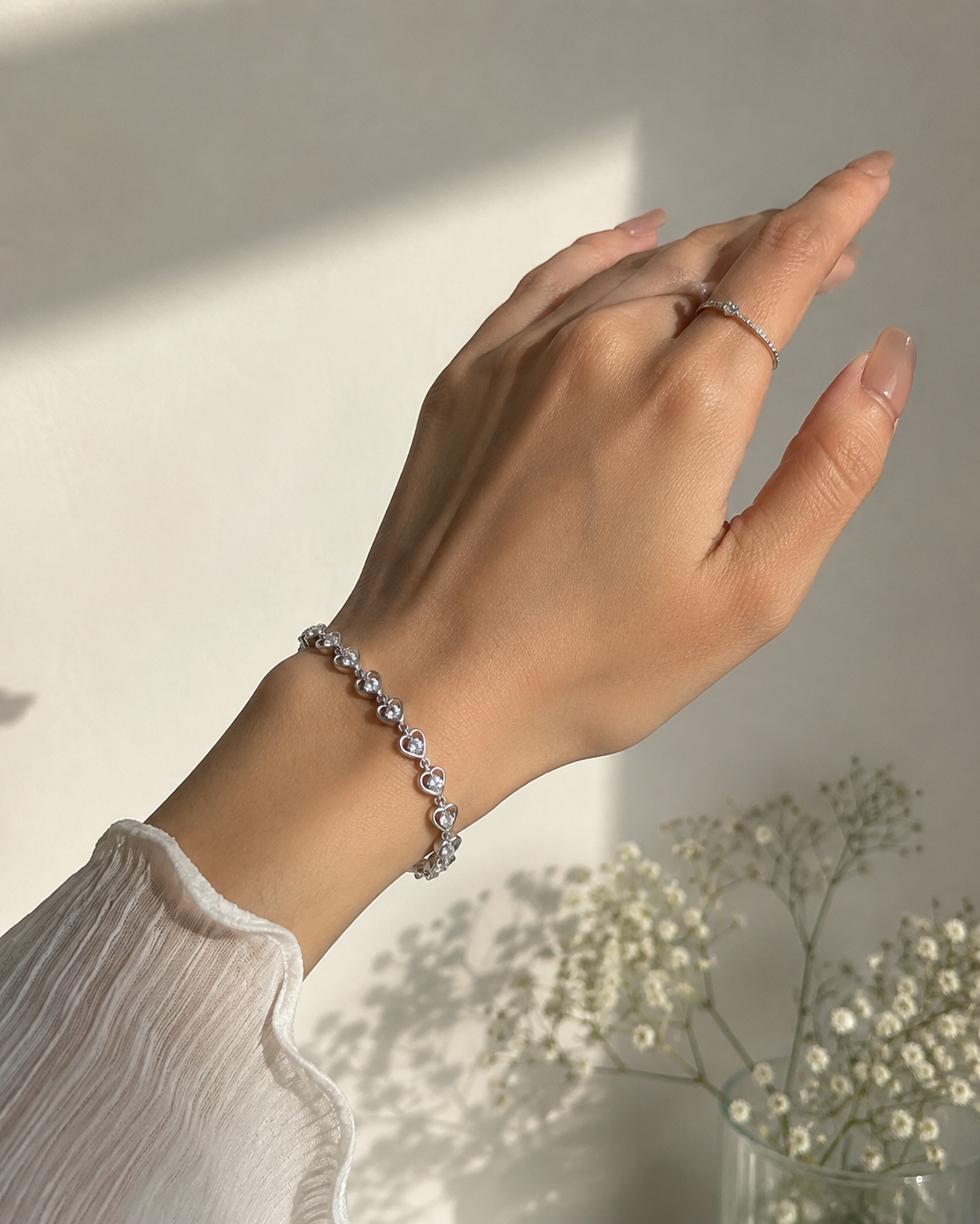 Romantic heart bracelet for office and party wear