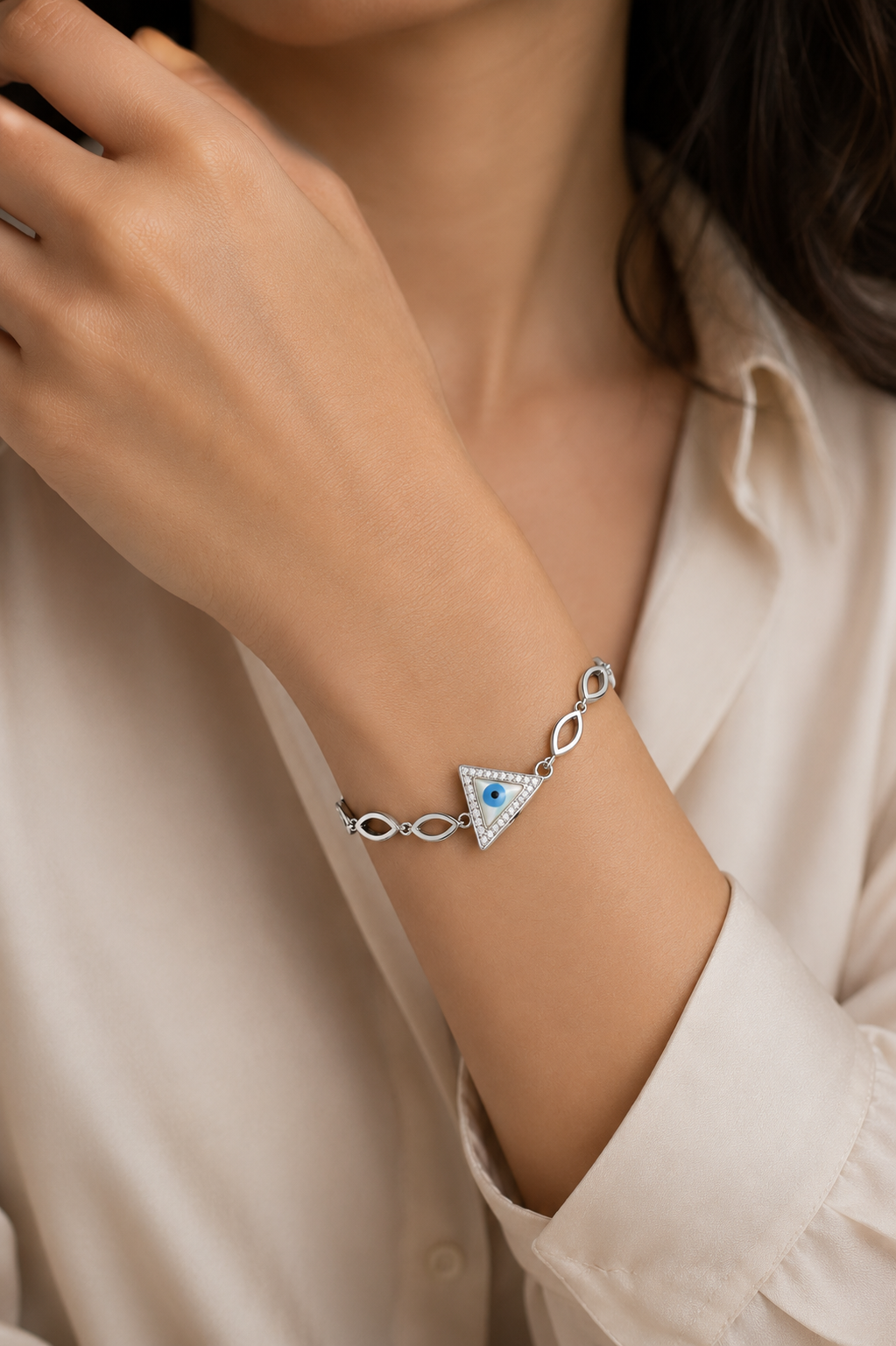 adjustable silver evil eye bracelet