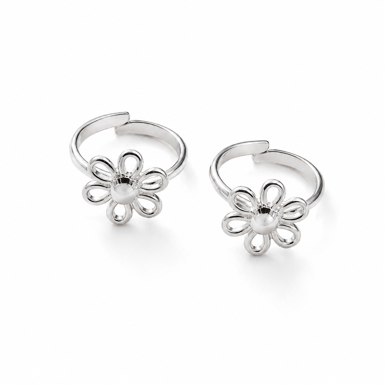 Stylish adjustable silver bichiya with floral pattern