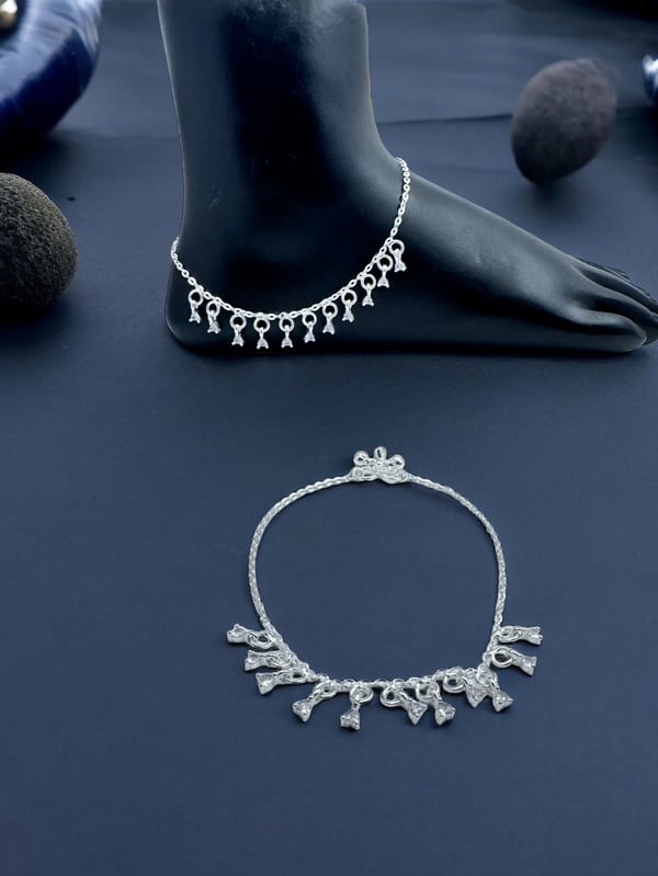 Simple plain 925 silver anklet design.
