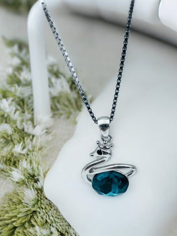 Beautiful Swan chain with Semi precious green stone in 92.5 HM Silver