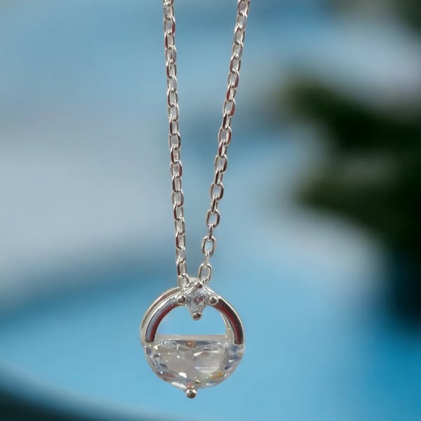 Simple chain with crystal stone in 92.5 HM Siver
