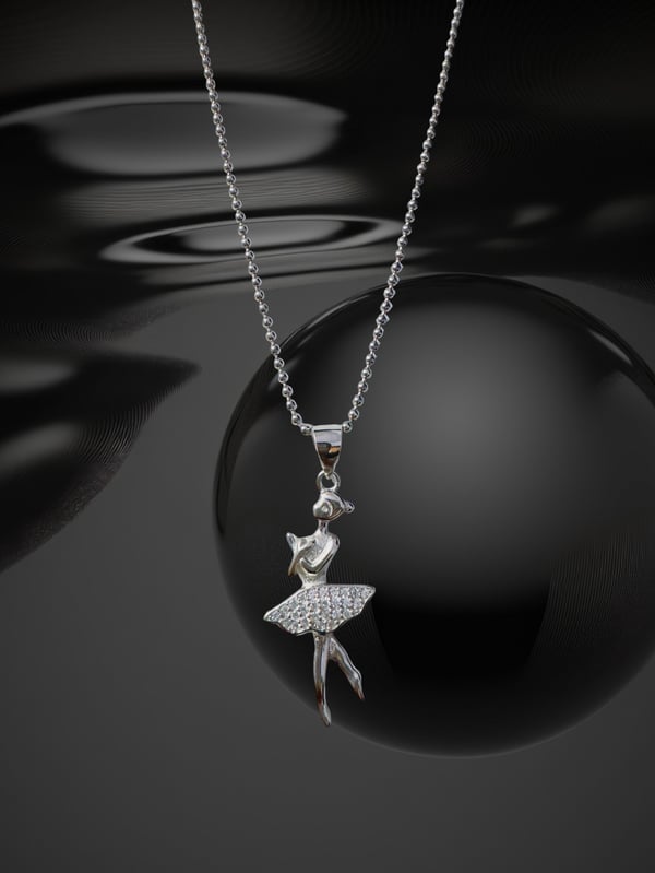 Prety Girl pendent for mode look Pendent (only Pendent) in 92.5 HM silver