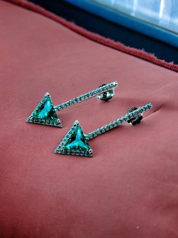 Triangle Emerald Green Drop 925 Silver Earrings