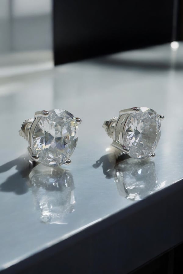 Single Stone Zircon studded earrings in 92.5 HM Silver